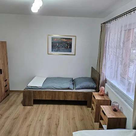 Jasmine - Turisticka So Solnou Jaskynou A Saunovym Svetom
